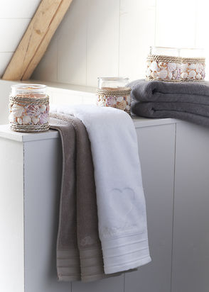 HEART GUEST TOWEL WHITE 30X50