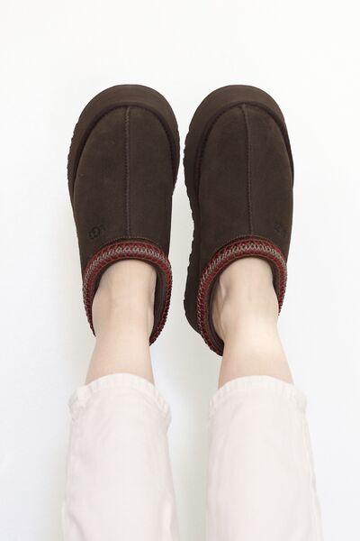 Tazz II, dusted cocoa