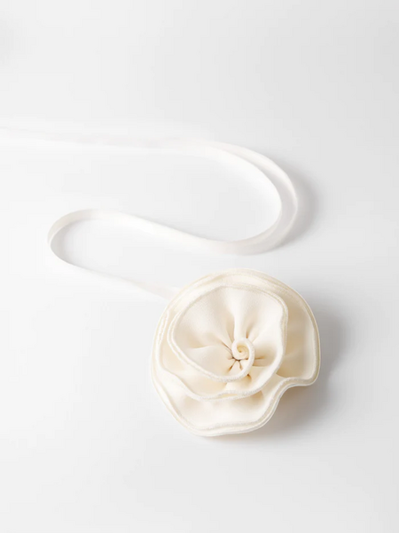 Roseann asuste, valkoinen