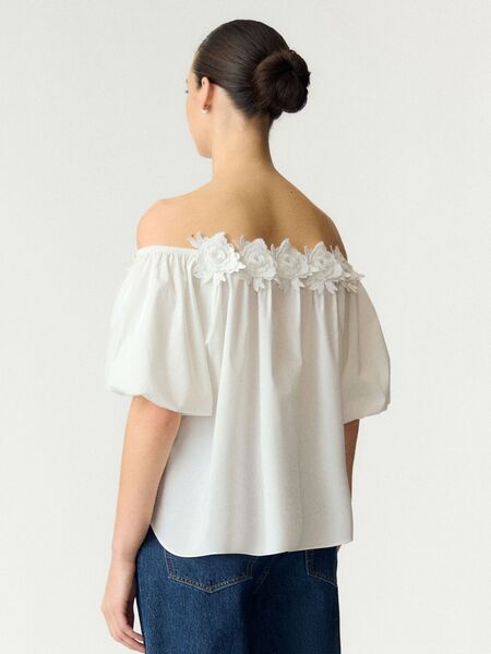 YASmanly offshoulder top, star white