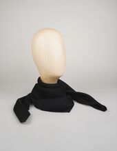 Fey scarf 70x70, black