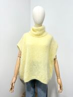 Sleeveless turtleneck sweater, light yellow