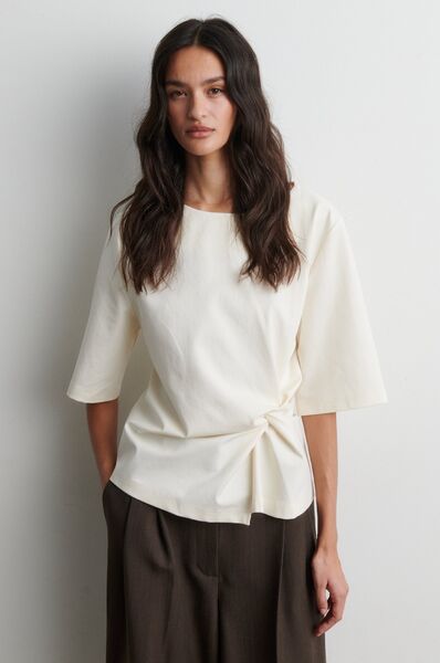 Arkai drape tee, eggnog