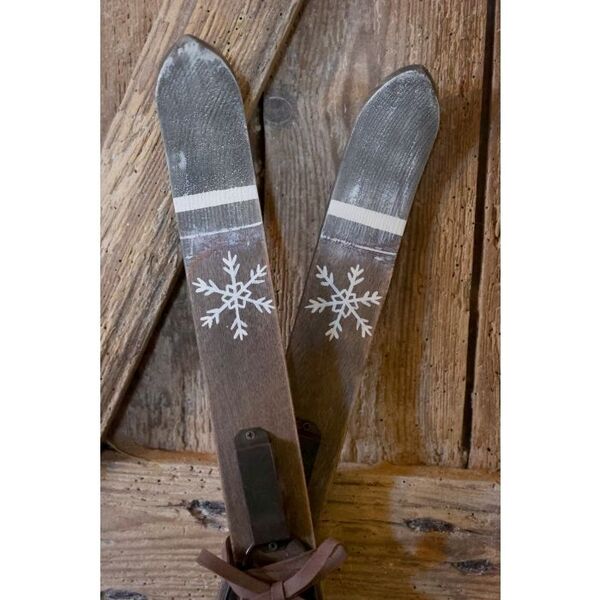 Vintage skis for deco, antique mocca
