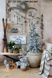 Sign Christmas trees, antique white