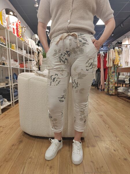 Housut kukkakuviolla, valkoinen