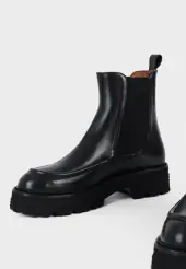 Riva, black