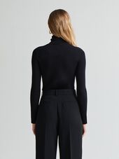 Polana pooloneule, musta