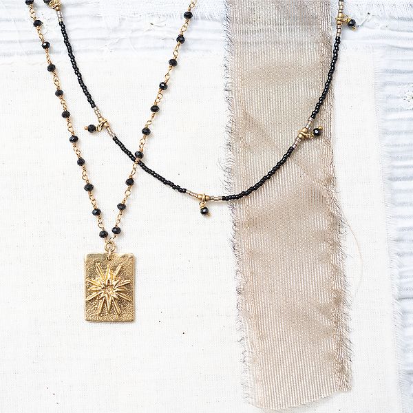 Cocoon black onyx gold necklace