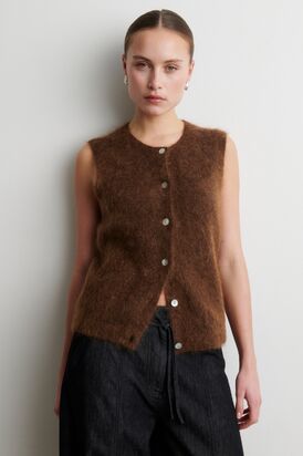 Brook knit button vest, carafe