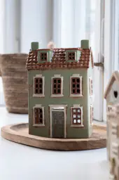 Ceramic house 20,5cm, green