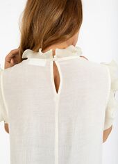 Top with ruffles, creme