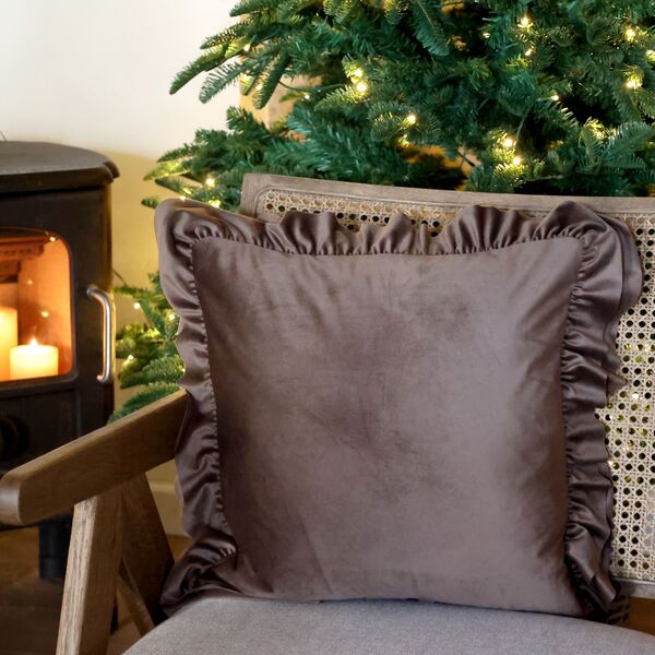 Aix pillowcase with frilled edge 45x45, mocca