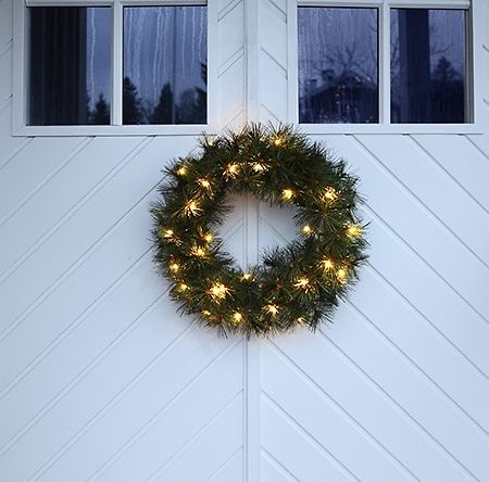 Russian pine -kranssi 50cm