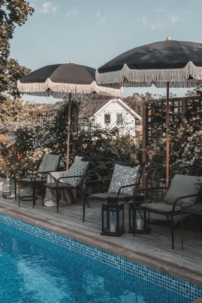 Viana, midnight black