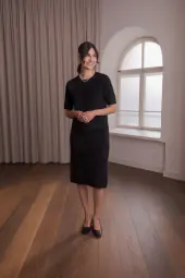 Kaia knee length cashmere skirt, black