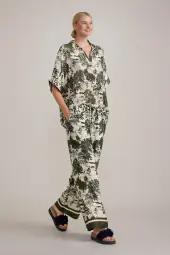 Pants with Toile De Jouy print, green