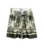 Shorts with Toile De Jouy print, green