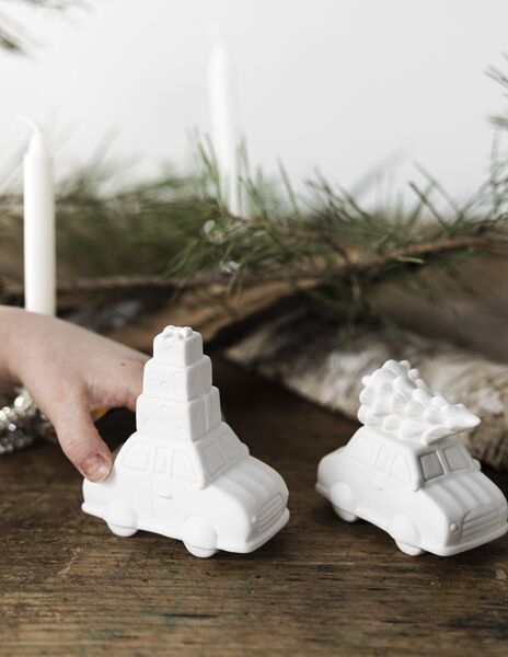 Hjulstad with gift, matt white