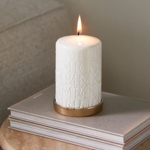 RM monogram pillar candle 9,5x15, white