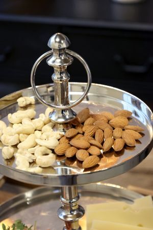 Etagere with 2 round trays, silver