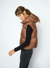 Kiara tally down vest, downtown