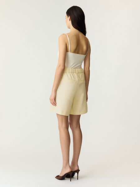Likka shorts, anise flower