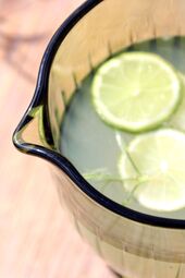 Saint-Émilion jug, olive