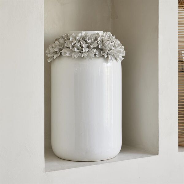 Flourishing vase tall