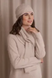 Kara cashmere beanie, latte