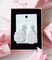 Korvakorut, white drop