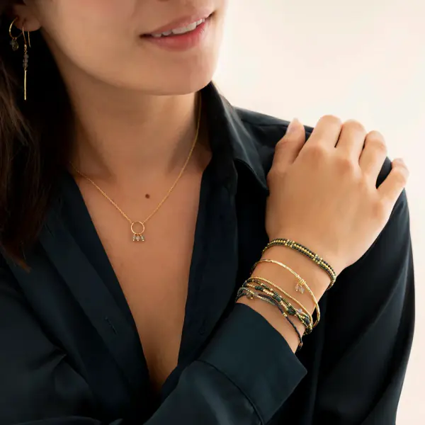 Competent labradorite bracelet