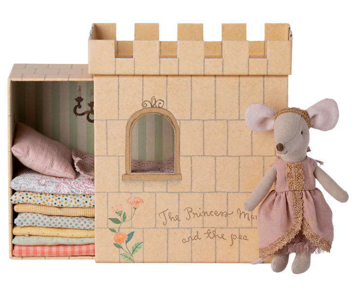 Princess and the pea, big Sister mouse