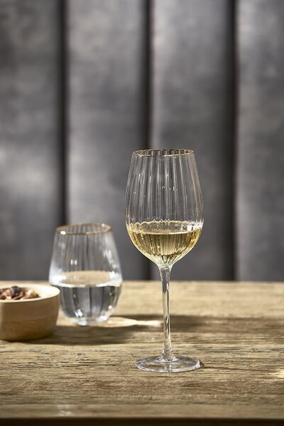 Les saisies wine glass