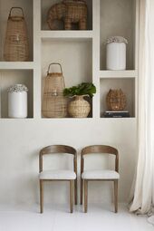 Flourishing vase tall