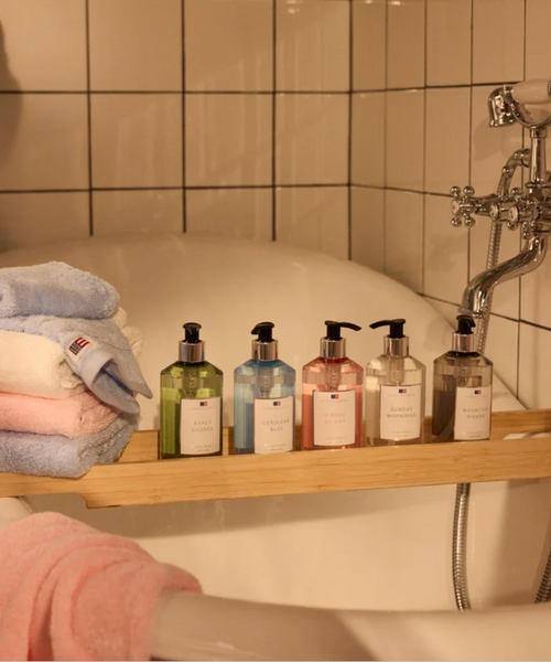 Mountain rivers hand wash