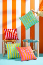 Cushion striped 45x45, bisous