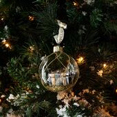 Santa's gift ornament dia 10