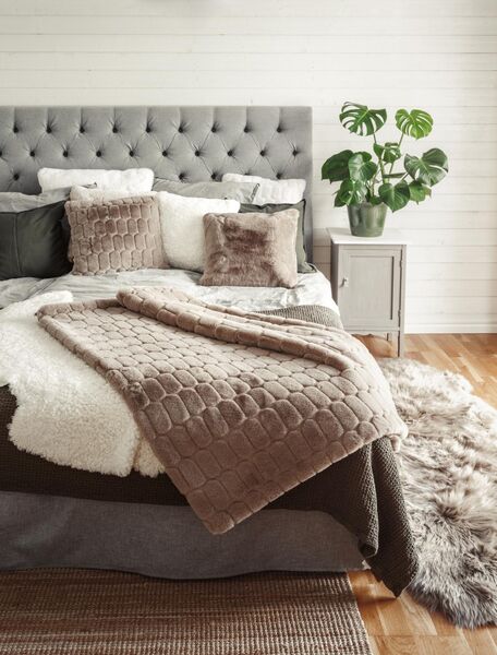 Fluffy cushion 40x60, ivory