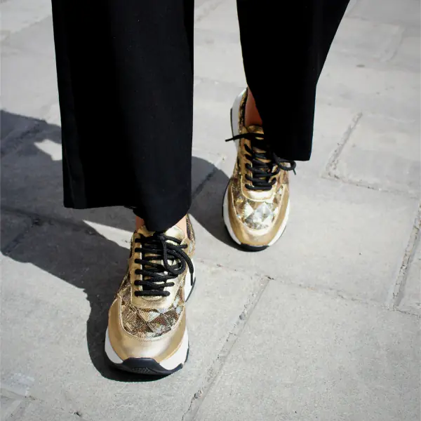 Poppy sneaker, gold glitter