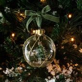 Magical christmas tree ornament dia 10