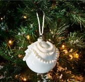 Classic pearls ornament dia 10