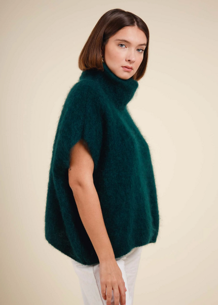 Sleeveless turtleneck sweater, alpine