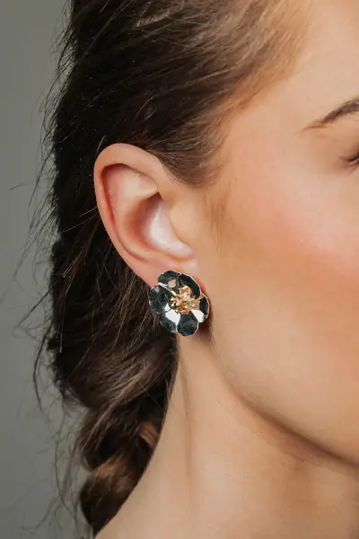 Flower small earrings, silver