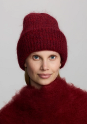 Adalyn beanie, velvet cake
