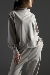 Lounge by luin blouse, pale sand