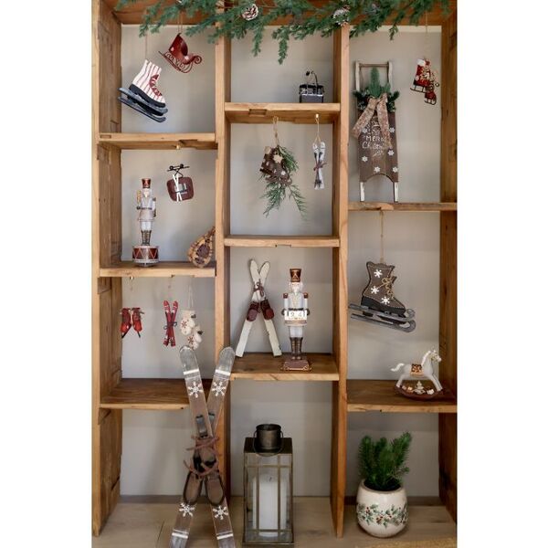 Vintage skis for deco, antique mocca
