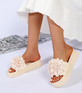 Flower beach sandals, light beige