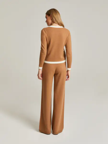 Charlott neuletakki, kamelinruskea/valkoinen