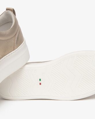 Leather sneakers with flower, Saturn